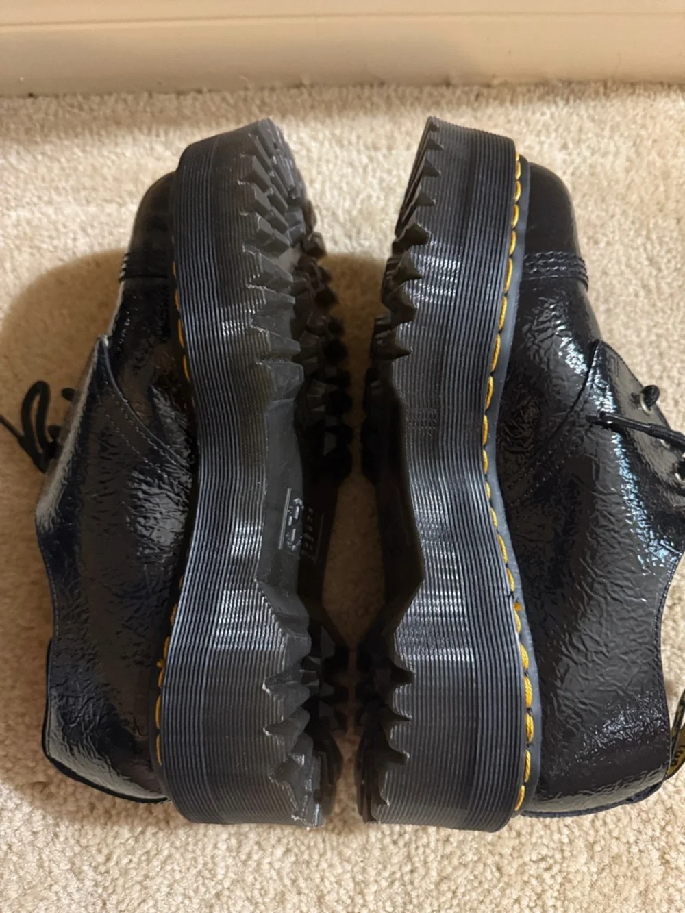 Like new Dr. Martens 1461 DISTRESSED PATENT LEATHER PLATFORMS Sz: M 7 / W 8 EU39